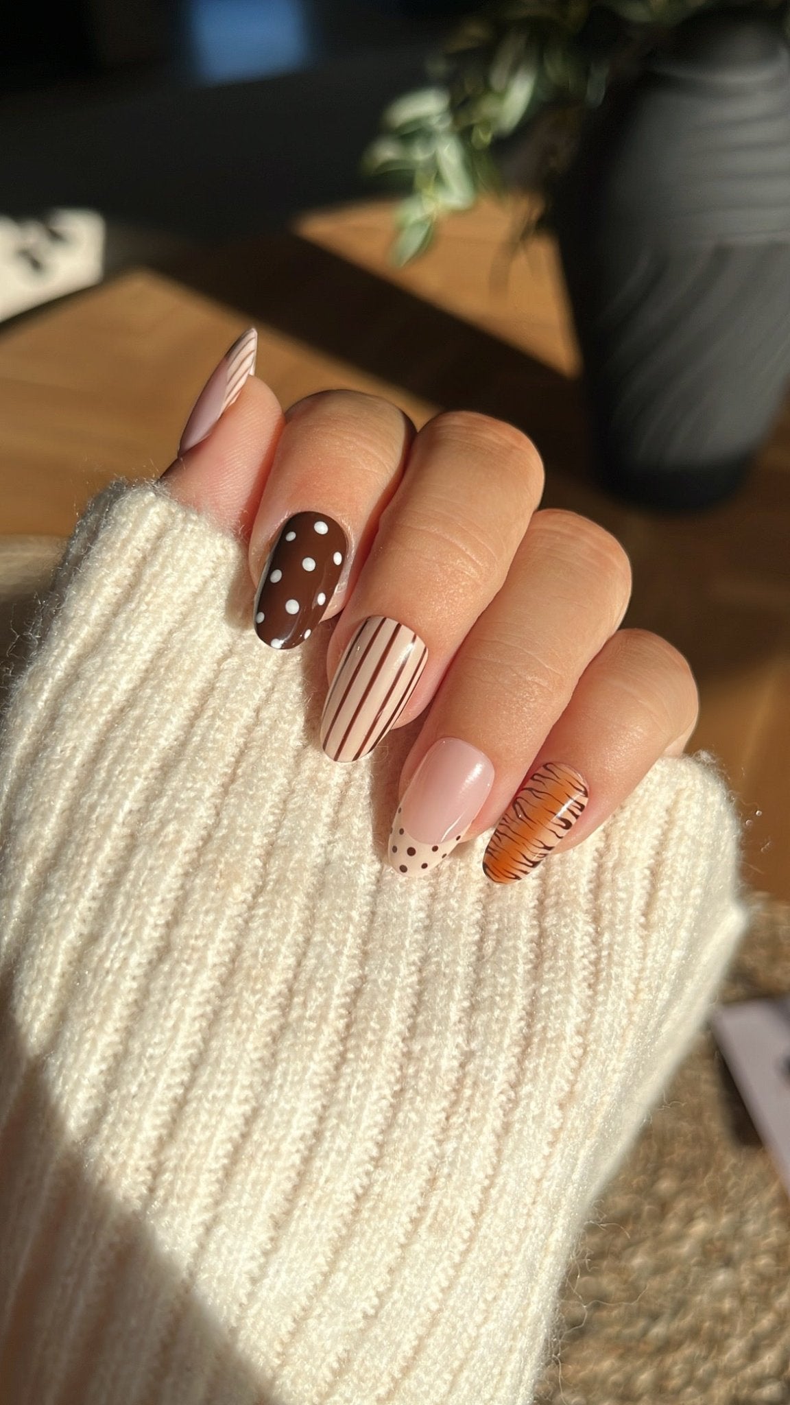 Cozy Couture - NegleSky