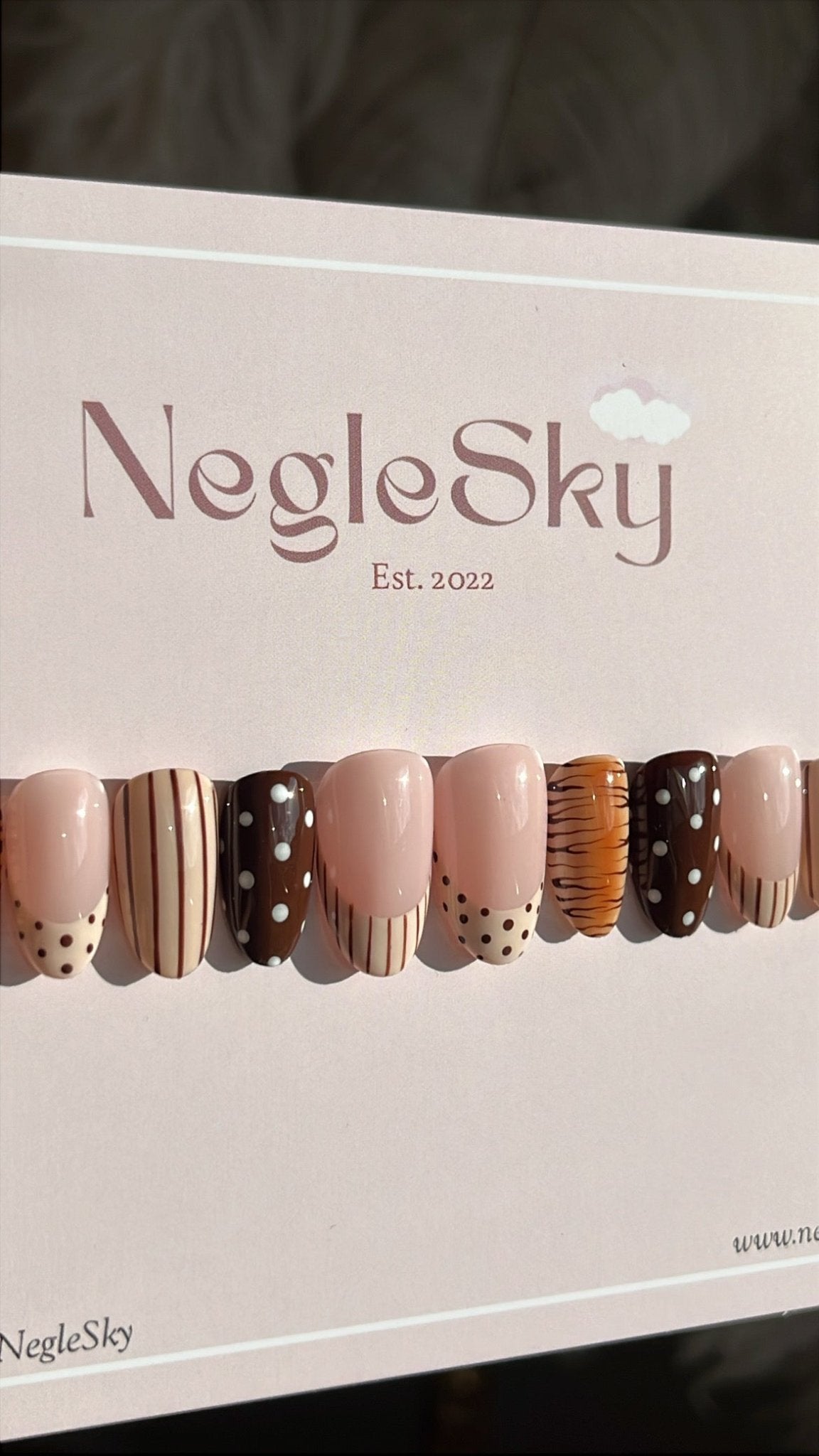 Cozy Couture - NegleSky