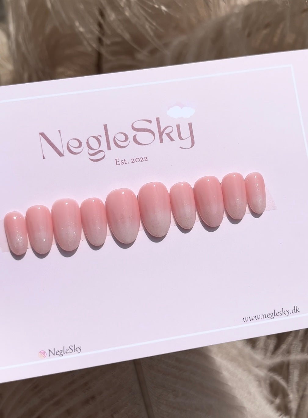 Honeymoon Glow - NegleSky