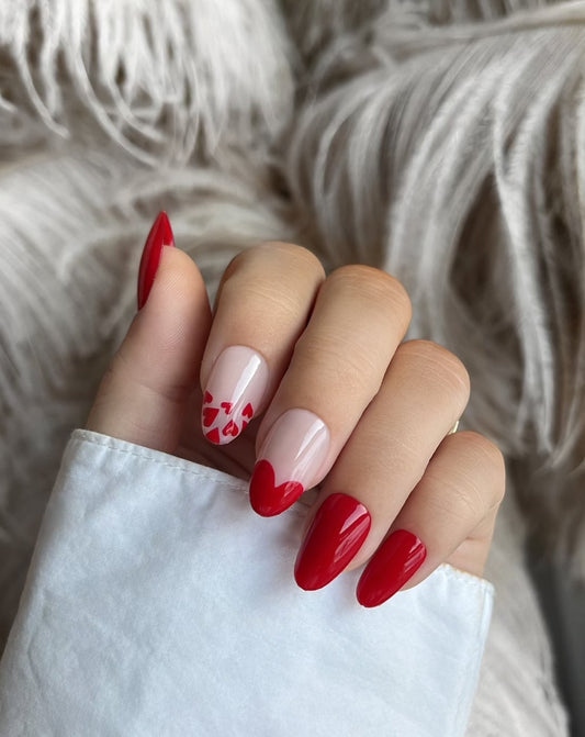 Be Mine - Valentines negle ses her på Short Round