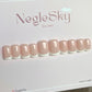 Iconic French på XShort Square. NegleSkys mest iconiske sæt! En klassisk fransk kant, så er du til gel french nails - gel press on franske negle, så er Iconic French dit