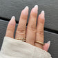 The Perfect Mani - den perfekte manicure ses her på Short Round. Opnå de perfekte gel negle hver gang, du sætter dem på!